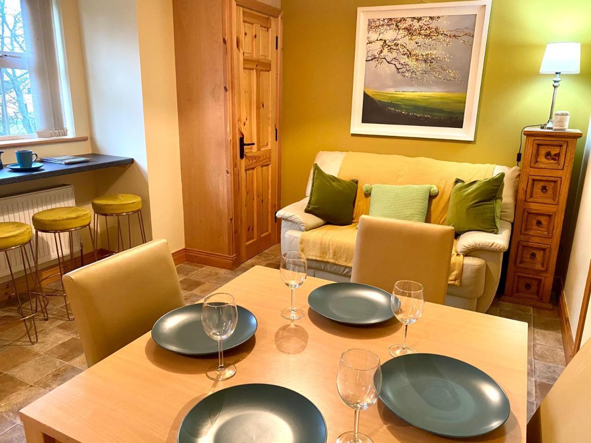 3 Bedroom House Located In Centre Of Carndonagh Exterior foto