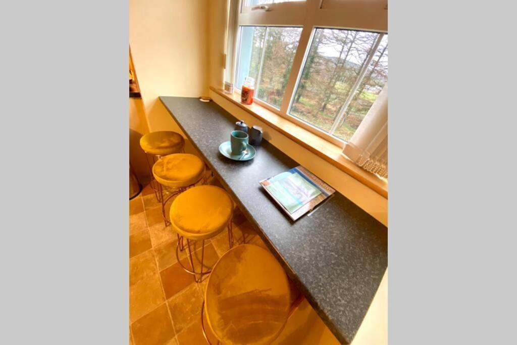 3 Bedroom House Located In Centre Of Carndonagh Exterior foto
